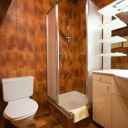 Aparthotel Versettla 3*