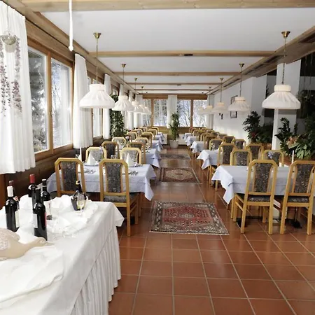 Aparthotel Aparthotel Versettla 3*