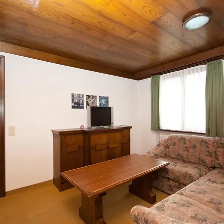 Aparthotel Versettla 3*