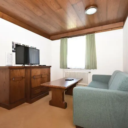 Aparthotel Versettla 3*